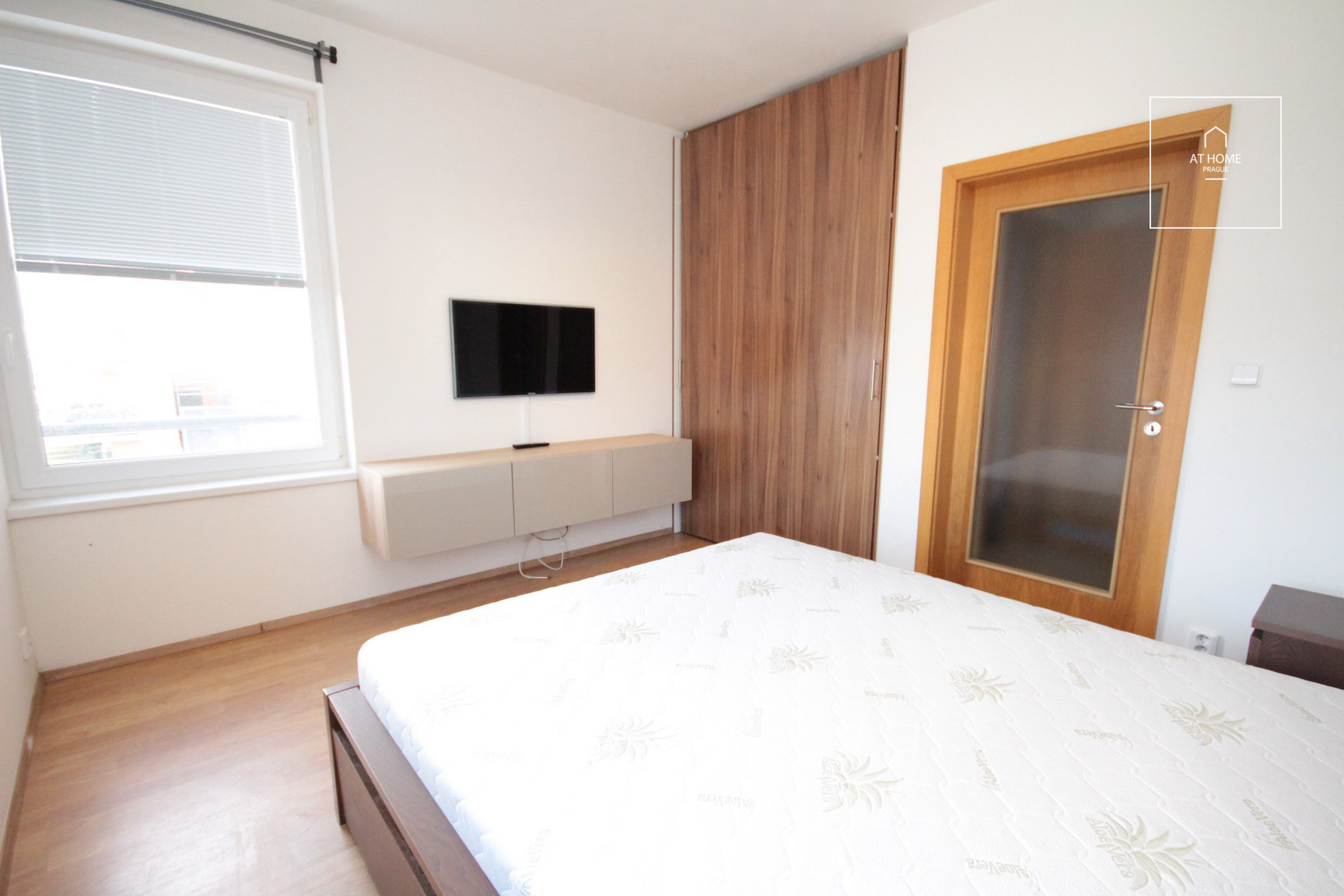Fully furnished 1bedroom apartment, project Metropole Zličín, Praha 5