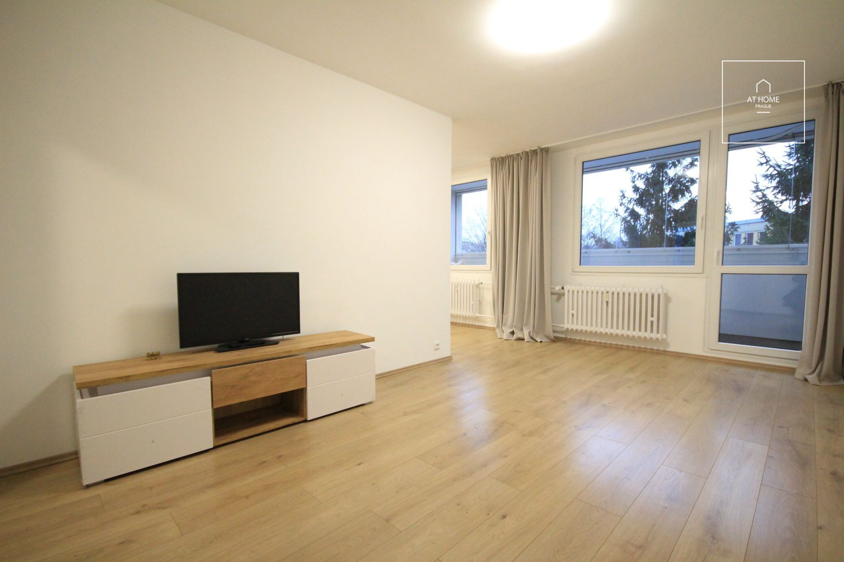 Nice 2-bedroom apartment with balcony, Prosek