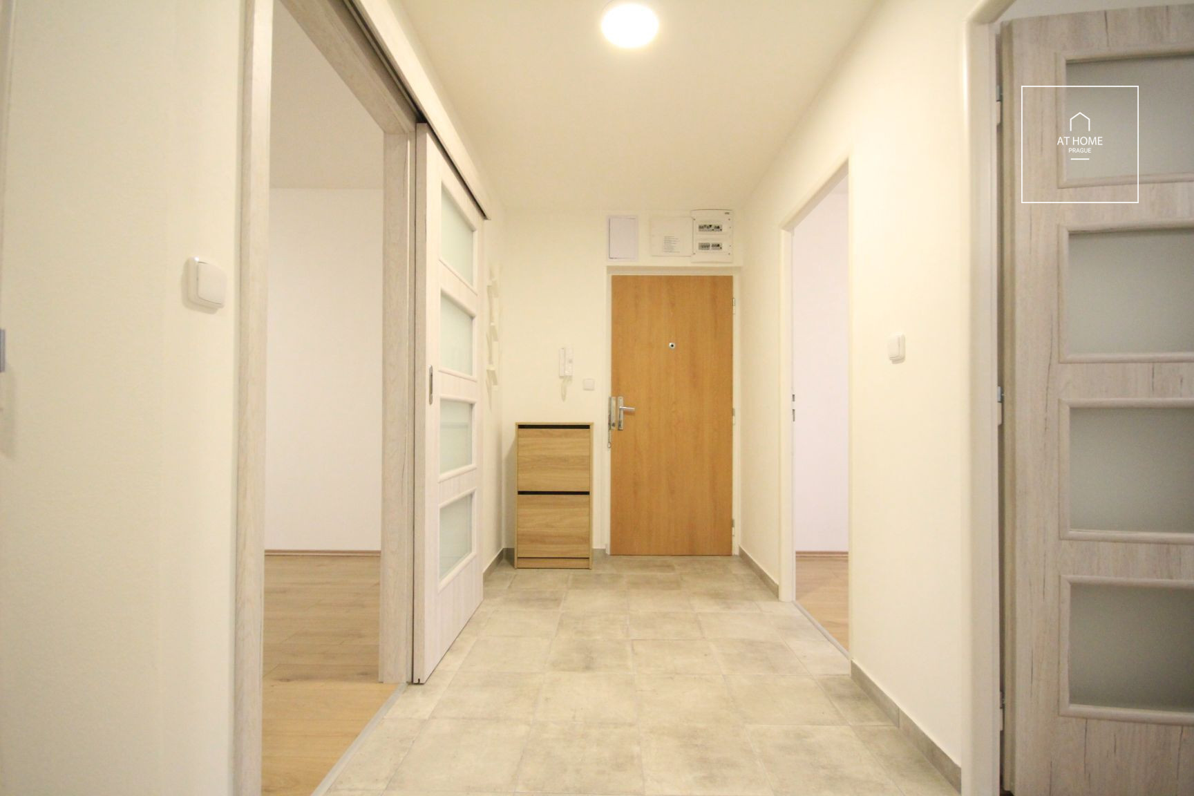 Nice 2-bedroom apartment with balcony, Prosek