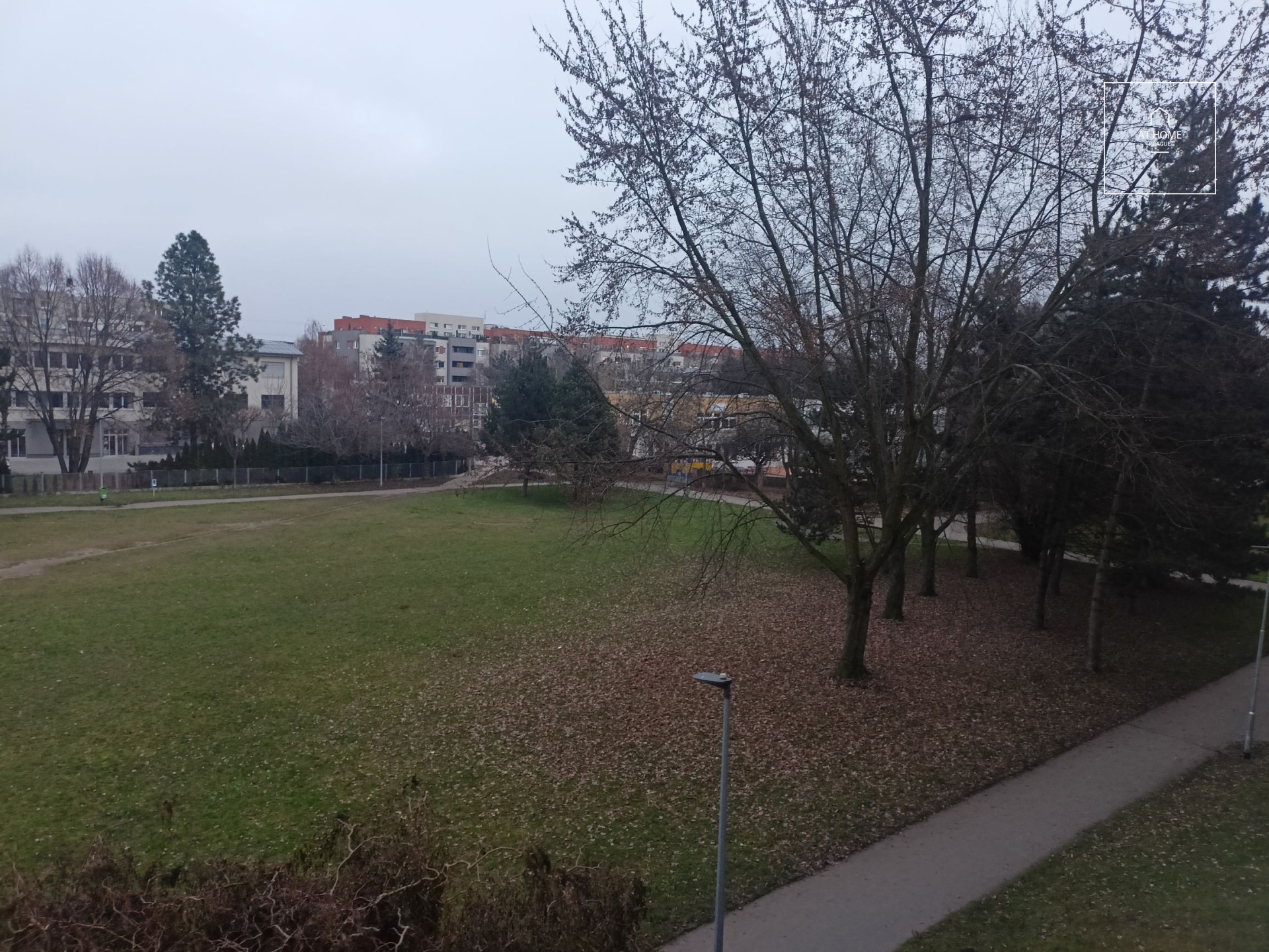 Nice 2-bedroom apartment with balcony, Prosek