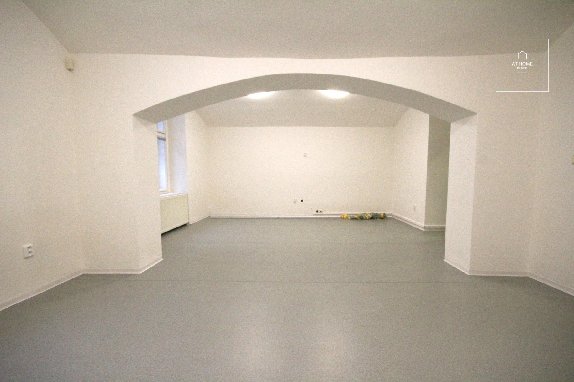 Office, commercial space for rent, Břevnov, Závěrka