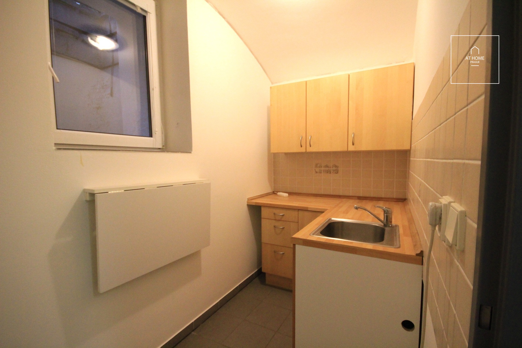 Office, commercial space for rent, Břevnov, Závěrka