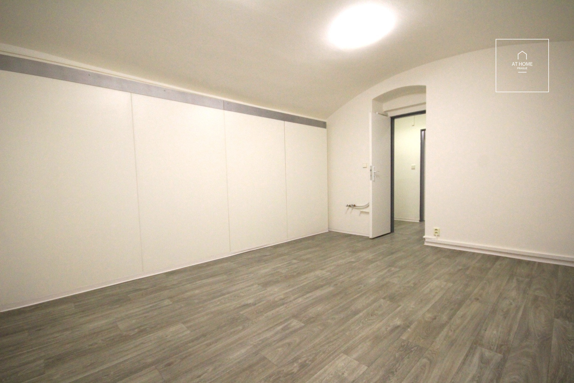 Office, commercial space for rent, Břevnov, Závěrka