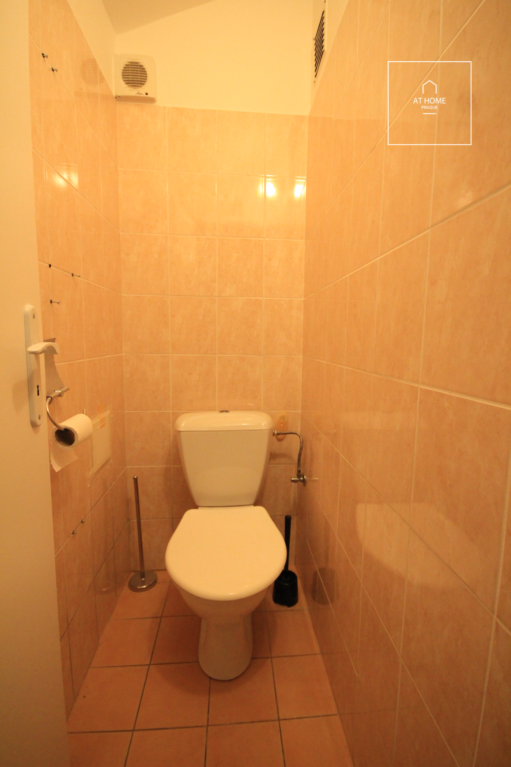 Office, commercial space for rent, Břevnov, Závěrka