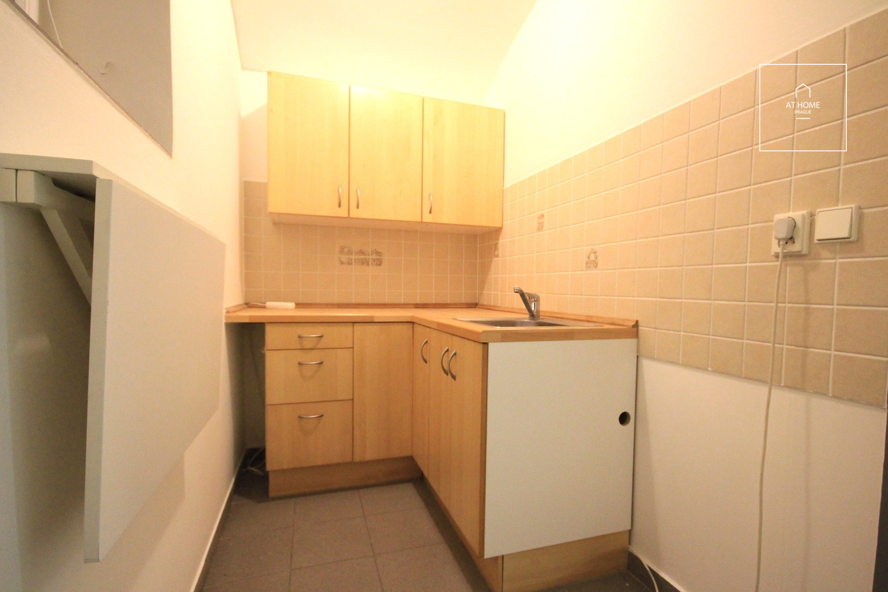 Office, commercial space for rent, Břevnov, Závěrka