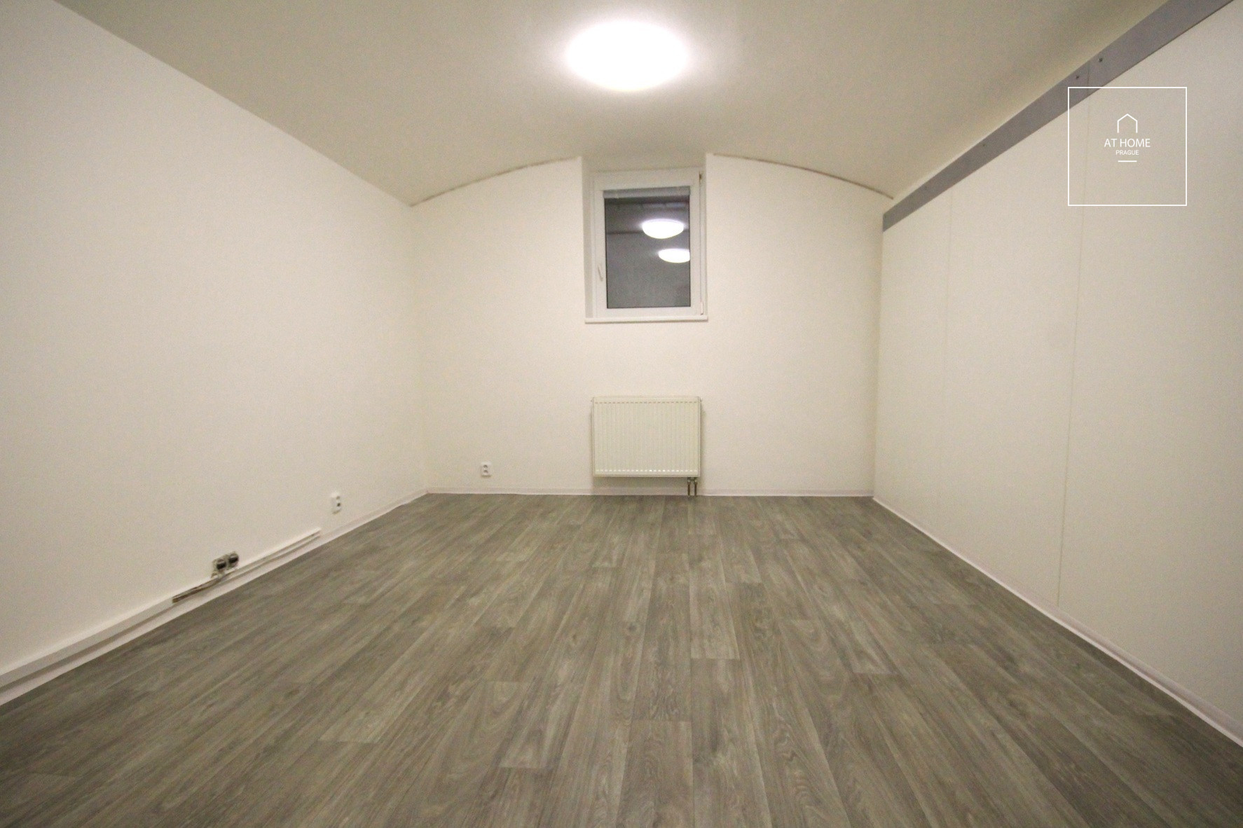 Office, commercial space for rent, Břevnov, Závěrka