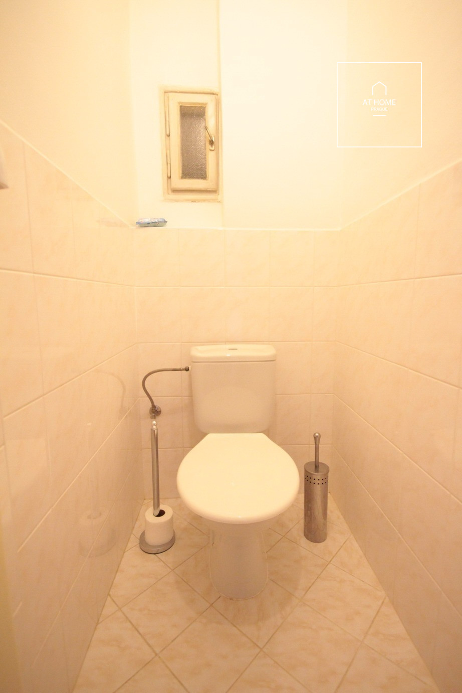 Studio apartment in a quiet place, Čiklova street, Nusle