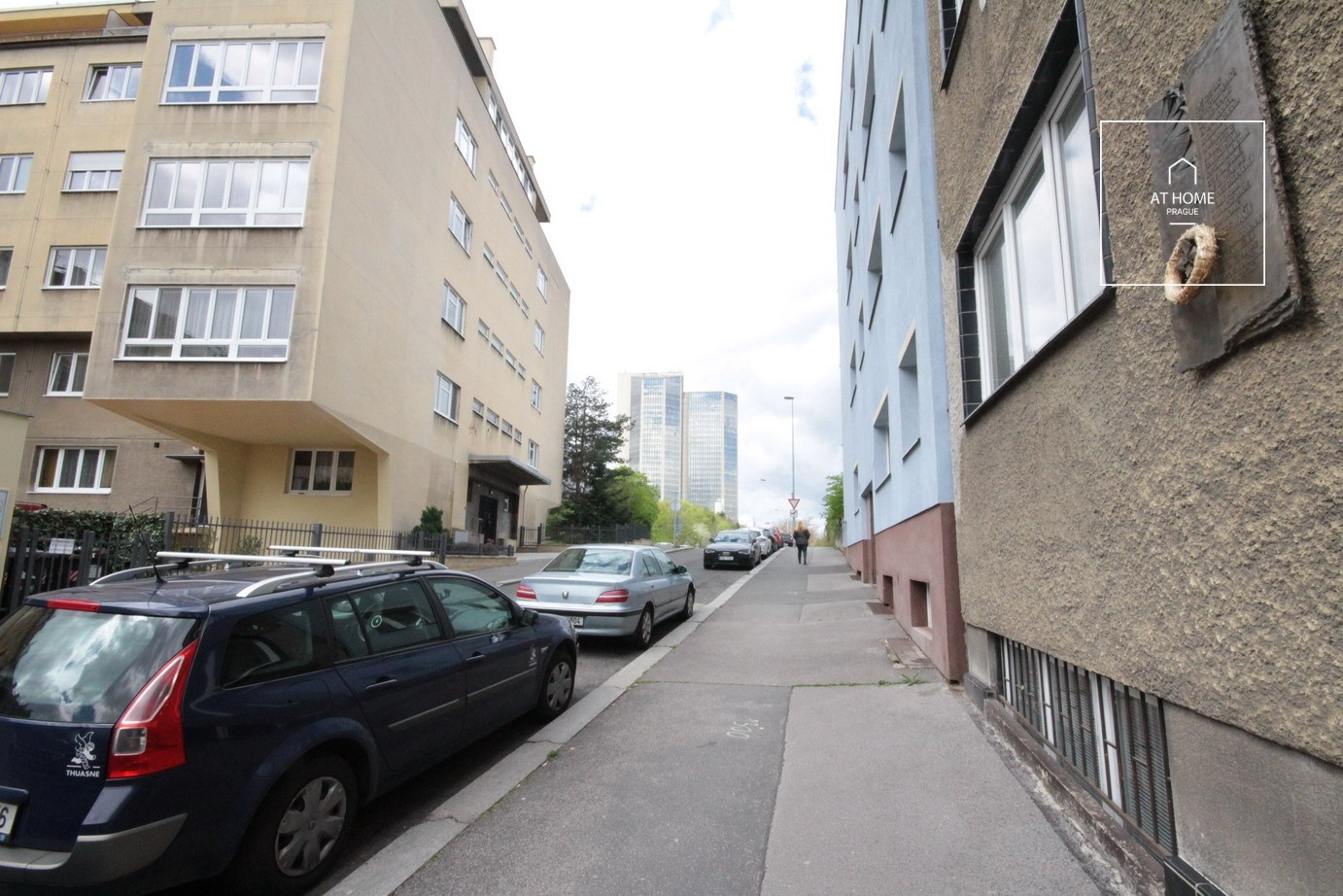 Studio apartment in a quiet place, Čiklova street, Nusle