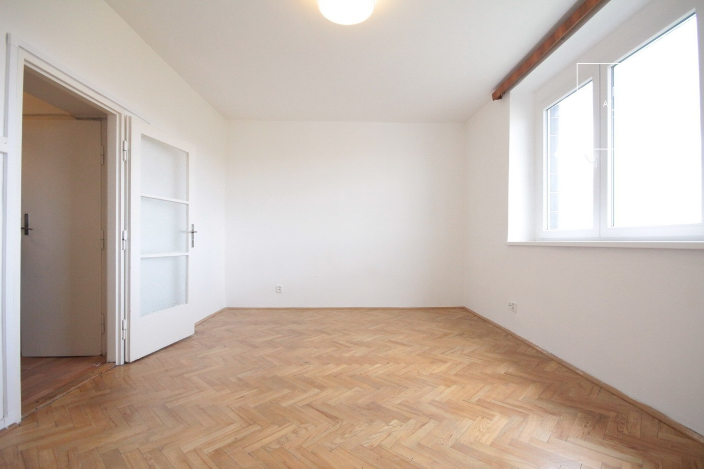 Studio apartment in a quiet place, Čiklova street, Nusle