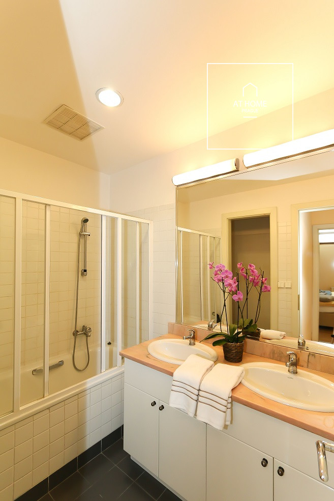 2 bedroom fully furnished duplex, Belgická, Vinohrady