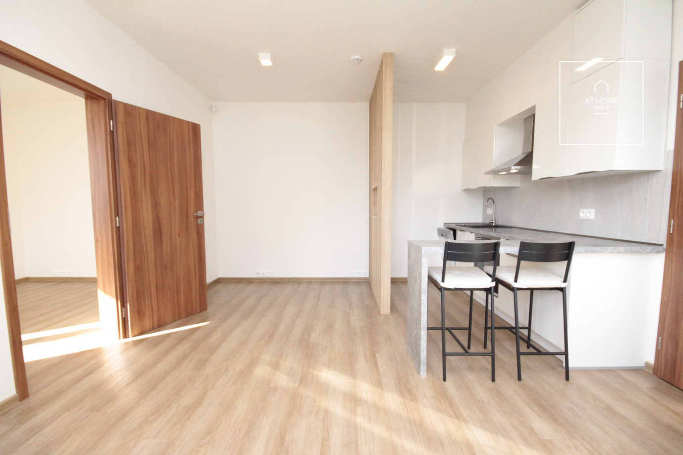 Nice one bedroom new apartment with parking, Zličín - Chrášťany