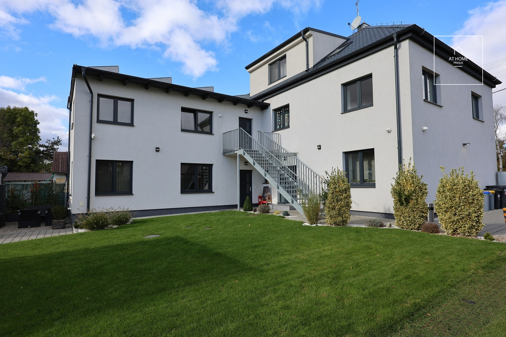 Hezký nový byt 2+kk s parkováním, Zličín - Chrášťany