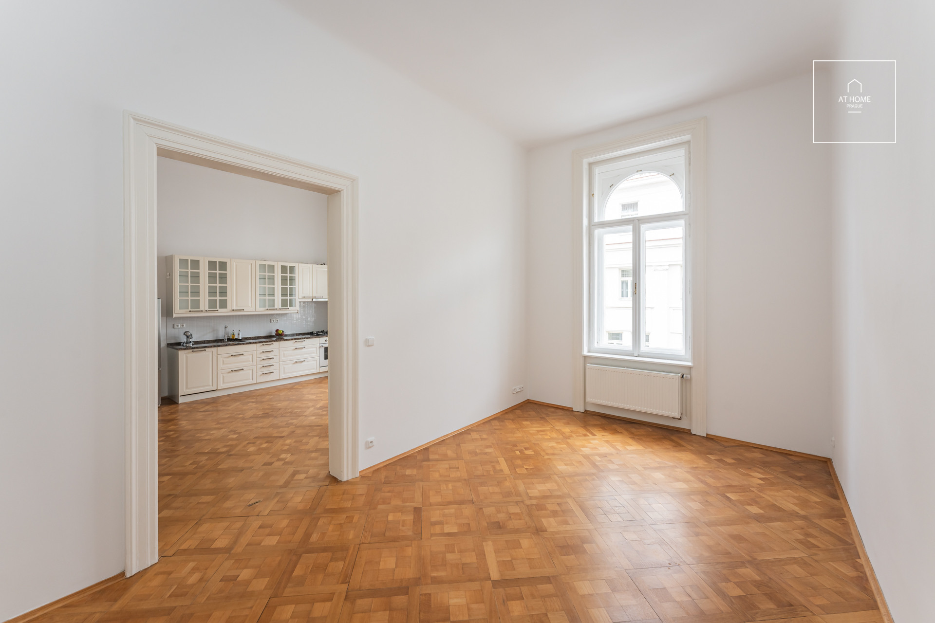 Unfurnished 1 bedroom apartment, Jana Masaryka, Vinohrady