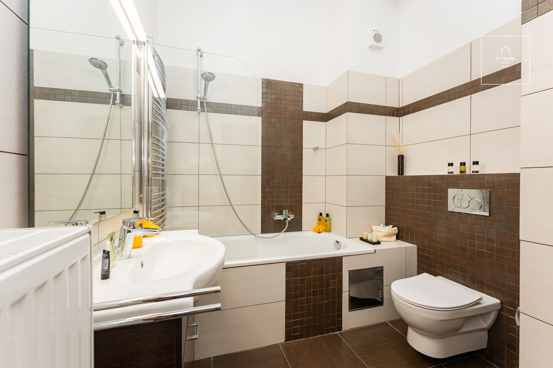 Unfurnished 1 bedroom apartment, Jana Masaryka, Vinohrady