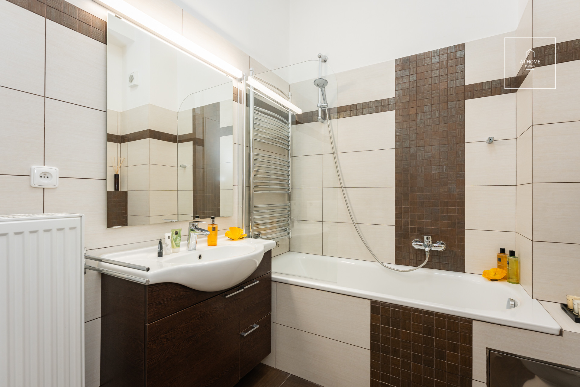 Unfurnished 1 bedroom apartment, Jana Masaryka, Vinohrady