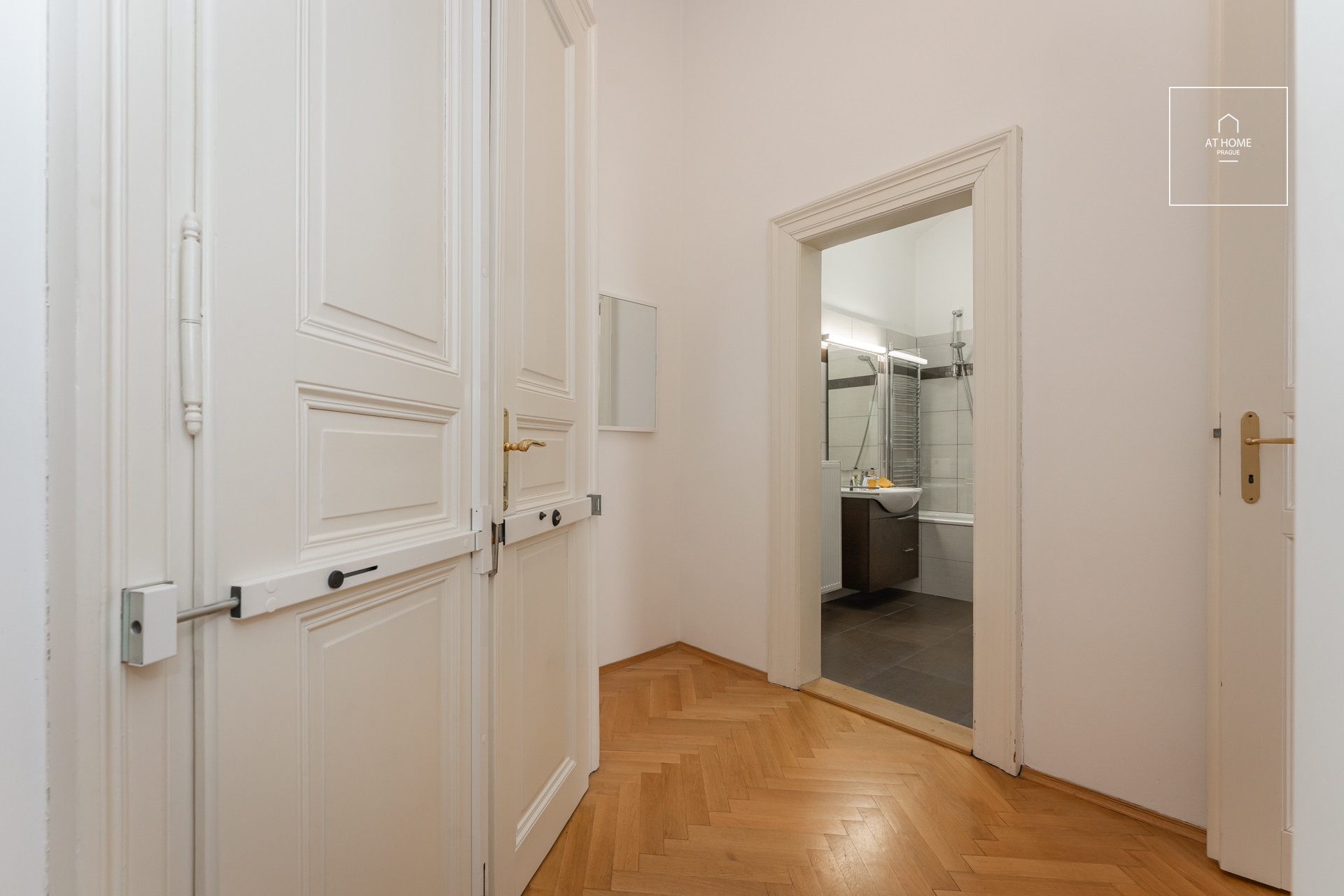 Unfurnished 1 bedroom apartment, Jana Masaryka, Vinohrady