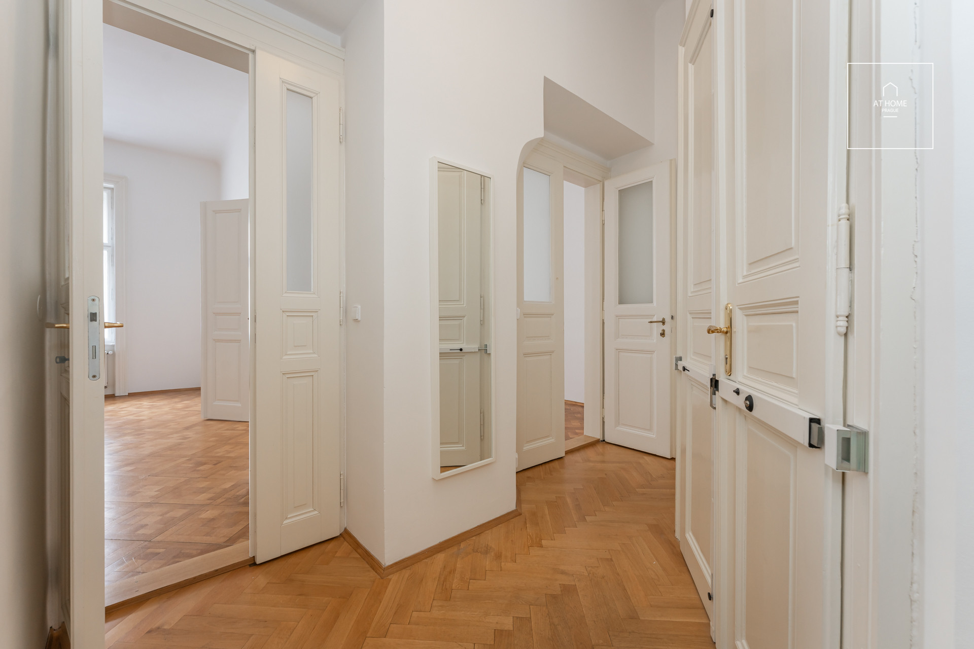 Unfurnished 1 bedroom apartment, Jana Masaryka, Vinohrady