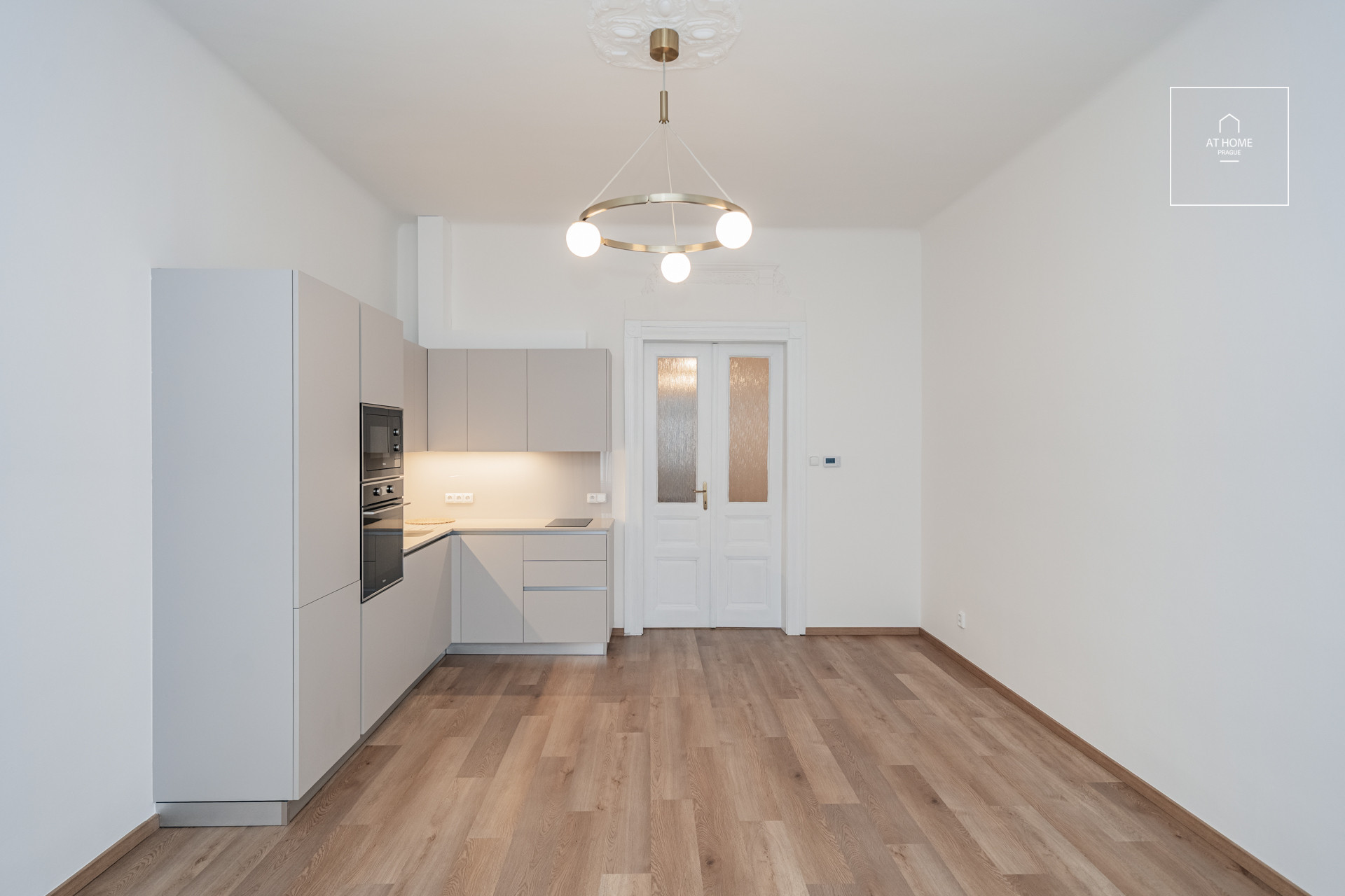 Unfurnished 1 bedroom apartment, Slezská, Vinohrady