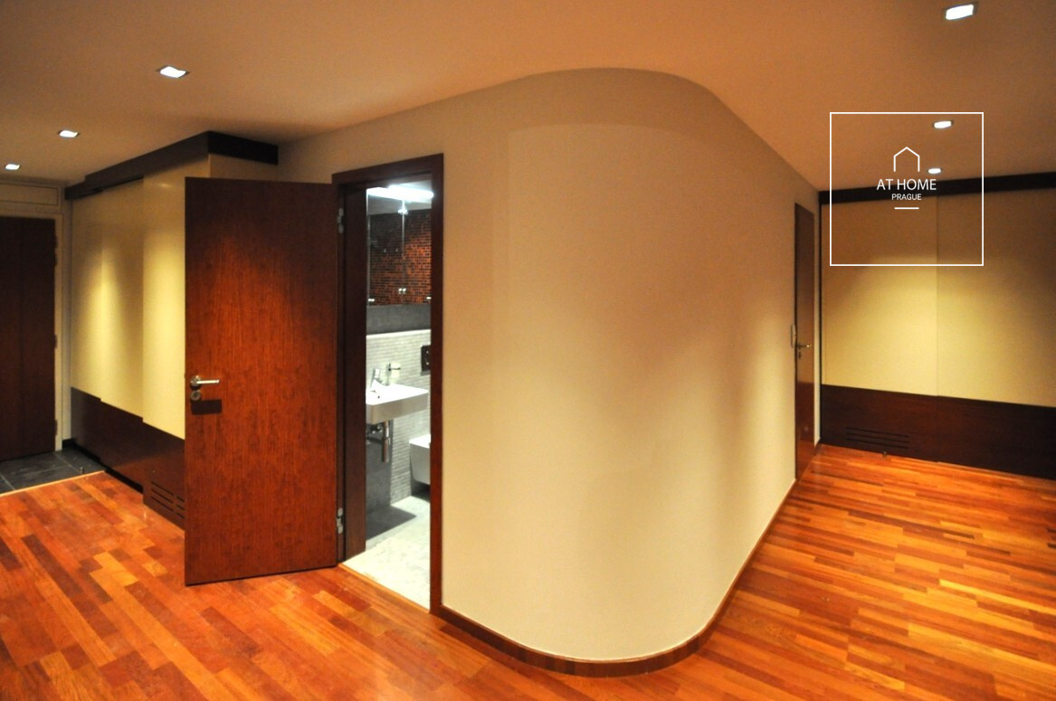 Plně zařízený luxusní byt 4+kk, 2x terasa, Rezidence Riegrovy Sady, Vinohrady