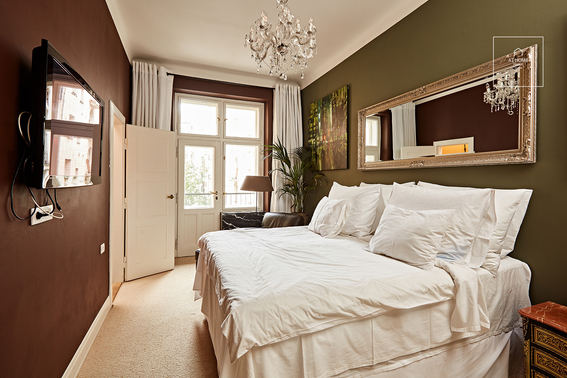 Fully furnished, luxury, 2 bedroom apartment. Na Hrobci, Nové Město