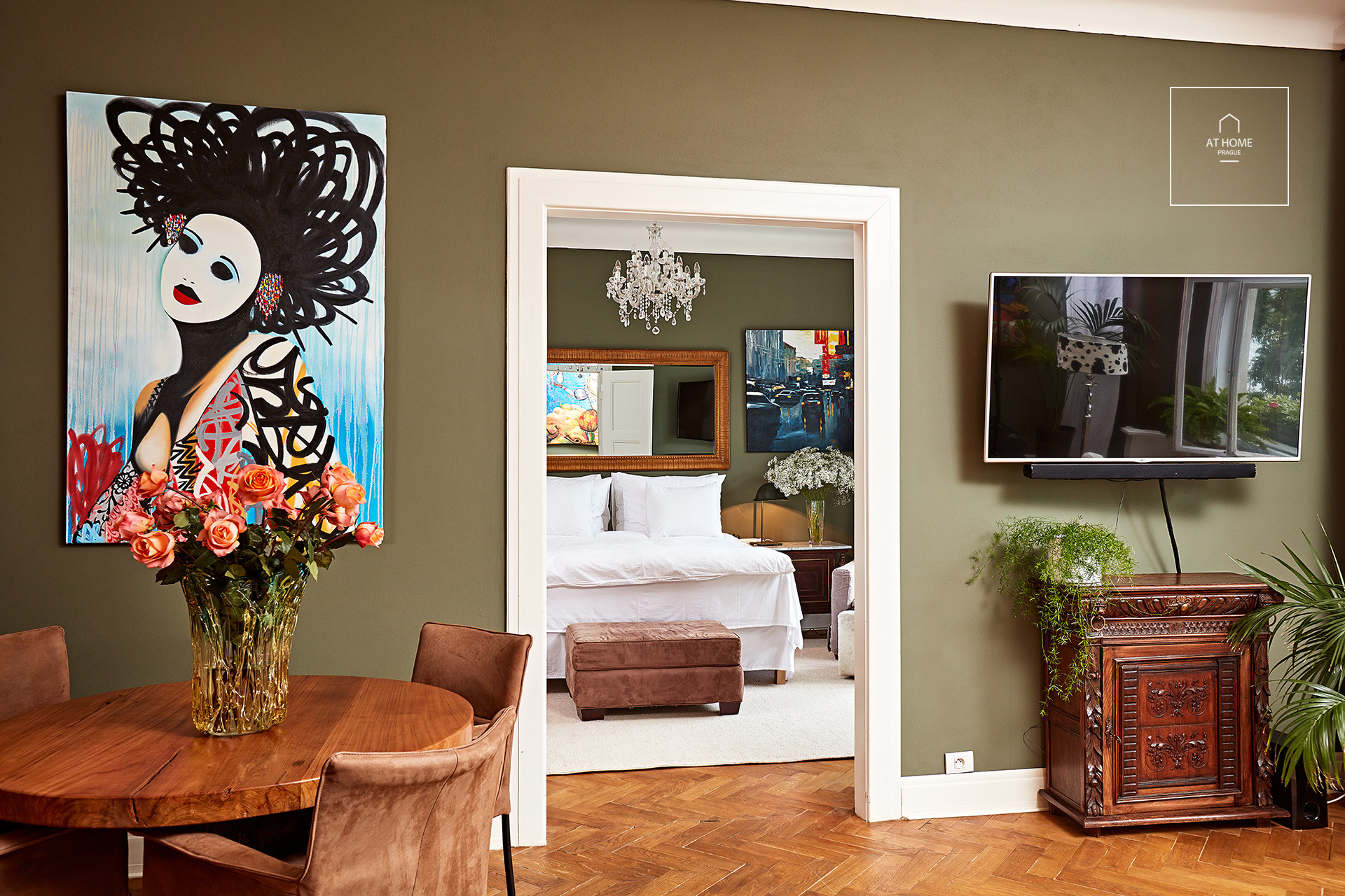 Plně zařízený luxusní byt, 2 ložnice, Na Hrobci, Nové Město