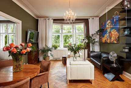 Plně zařízený luxusní byt, 2 ložnice, Na Hrobci, Nové Město