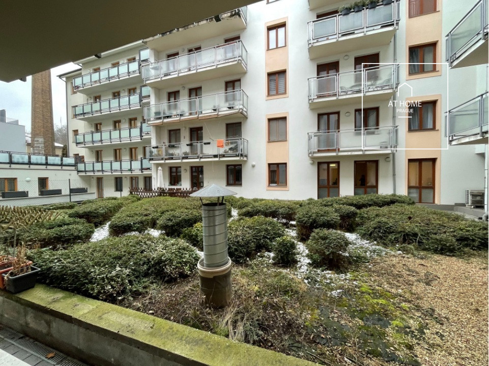 Byt 1+kk, nezařízený, Žižkov