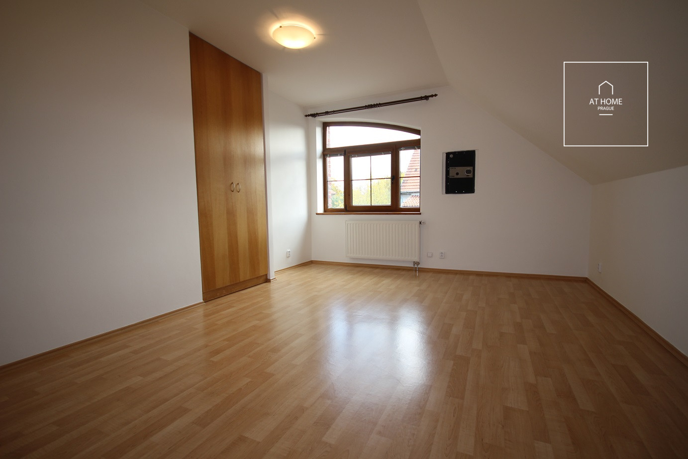 Unfurnished spacious family house in Nebušice