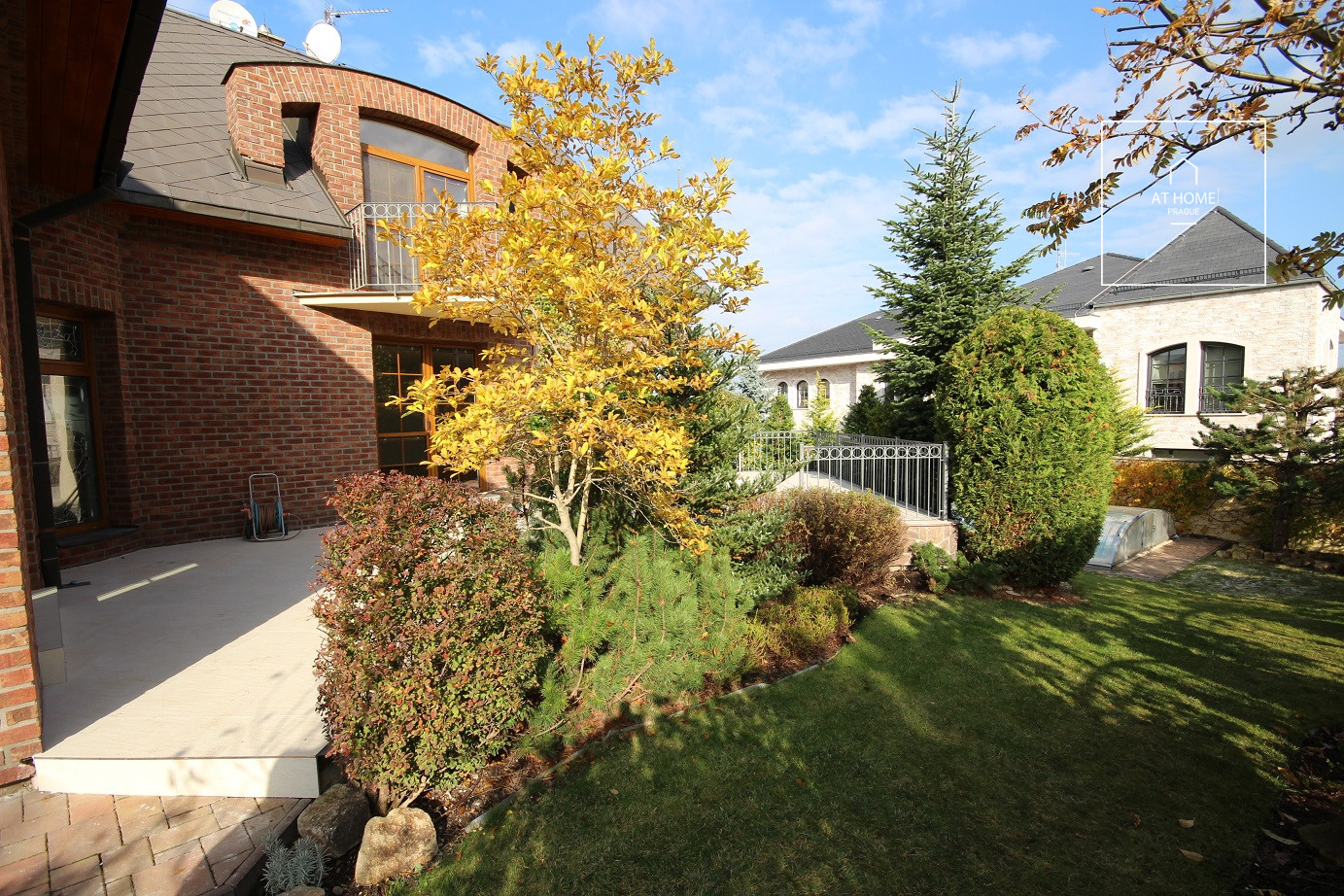 Unfurnished spacious family house in Nebušice