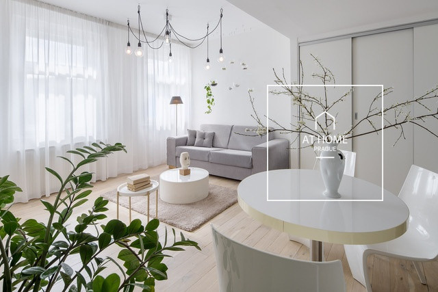 Moderní zařízený byt 2+kk, Holečkova, Košíře