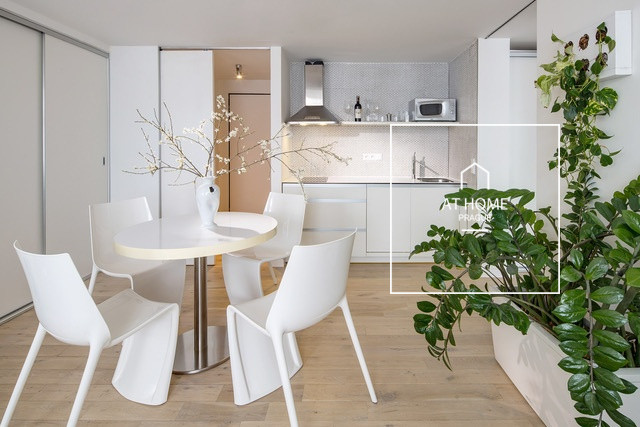 Moderní zařízený byt 2+kk, Holečkova, Košíře