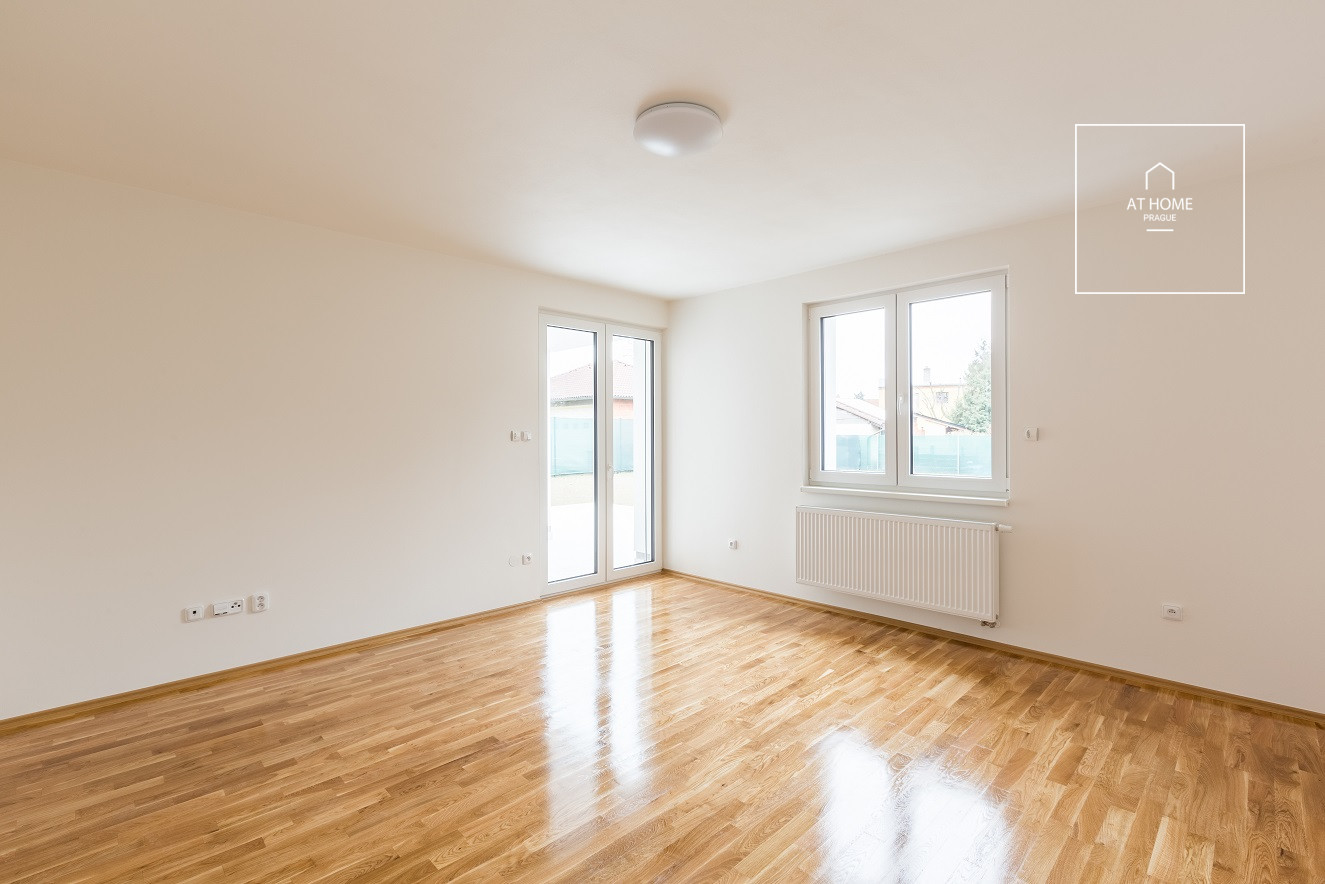 Unfurnished large 5 bedroom villa, Ke Smrčině, Újezd