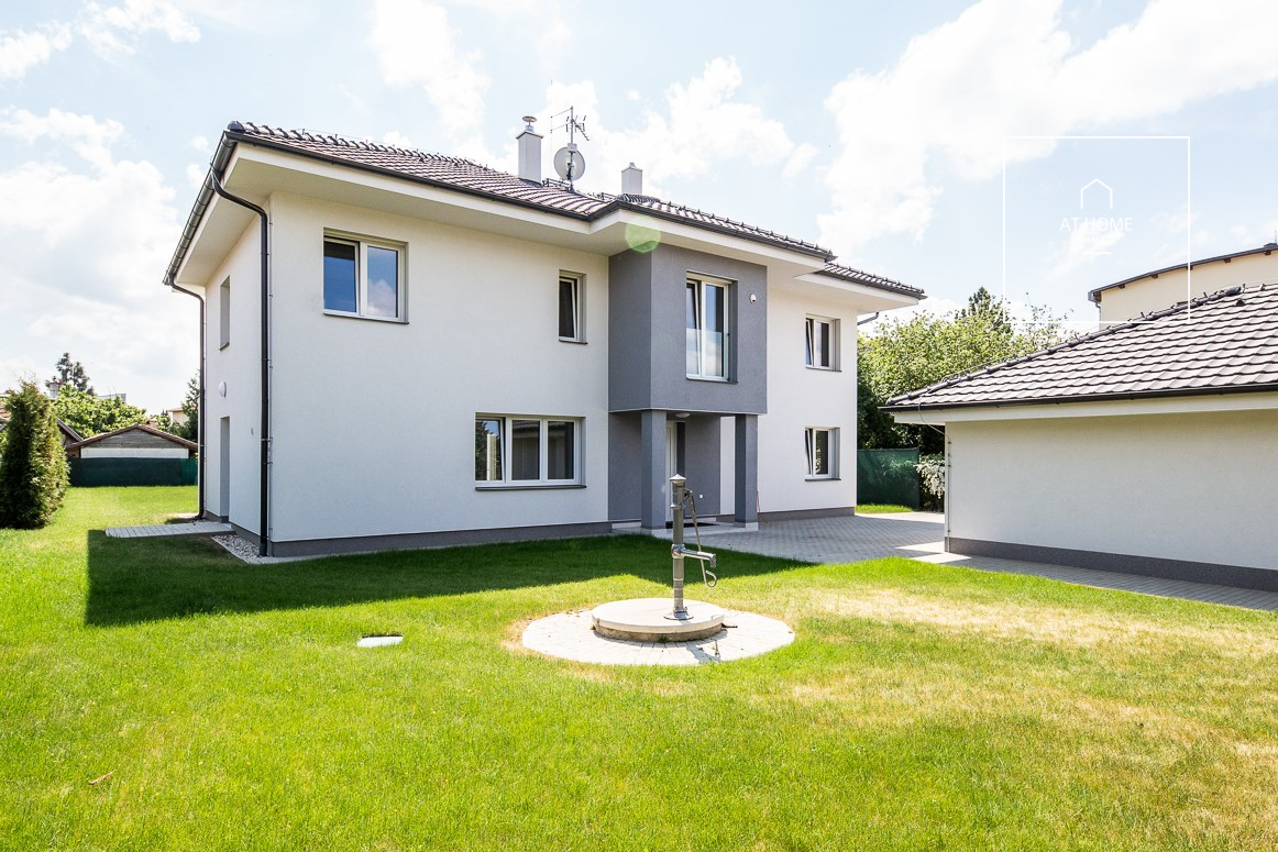 Unfurnished large 5 bedroom villa, Ke Smrčině, Újezd
