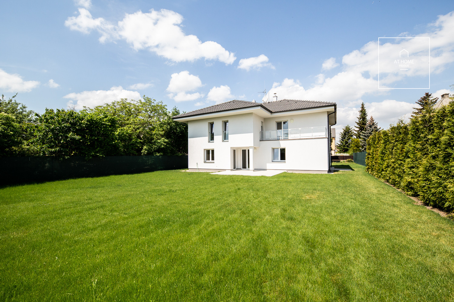 Unfurnished large 5 bedroom villa, Ke Smrčině, Újezd