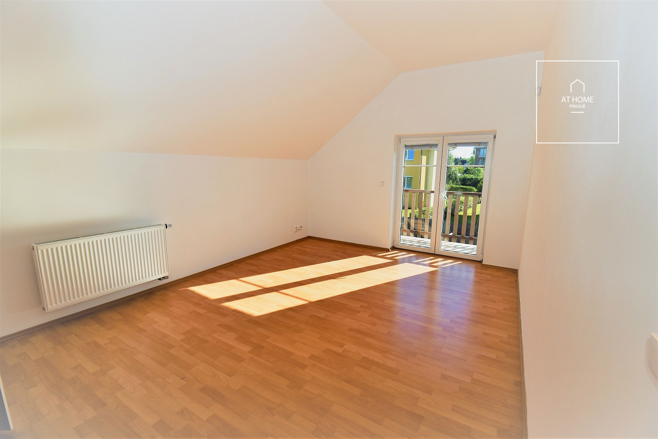 Unfurnished, spacious 4-bedroom family house with garden, Pod Valem II., Průhonice