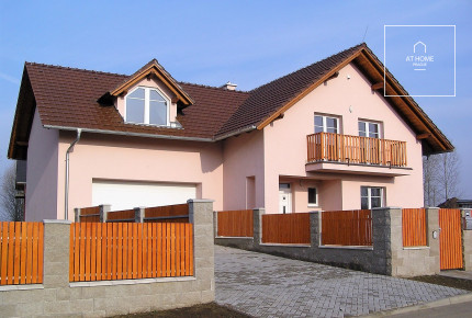 Unfurnished, spacious 4-bedroom family house with garden, Pod Valem II., Průhonice