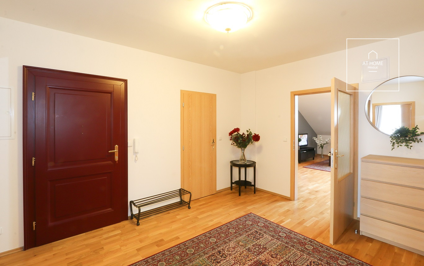 Plně zařízený, dvouložnicový byt, Moravská, Vinohrady