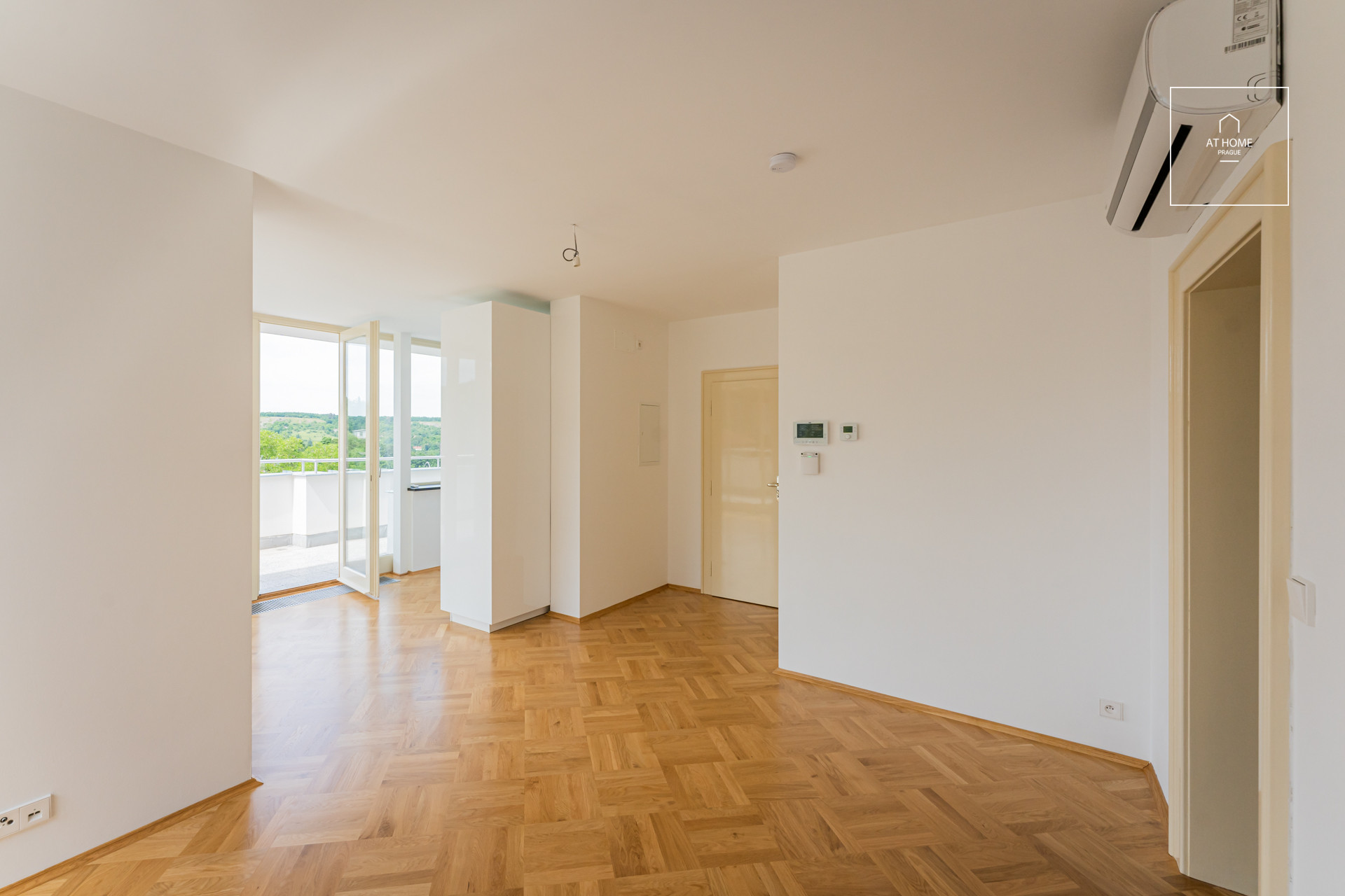 Charming one bedroom apartment with a terrace in a representative villa, Hlubočepy, Prague 5