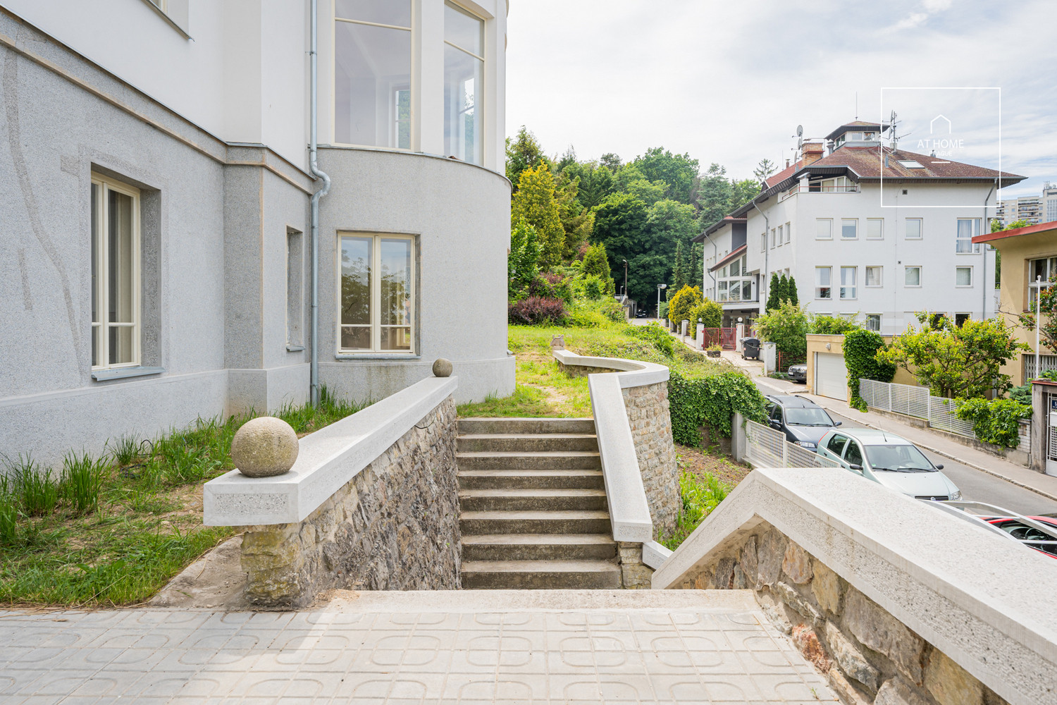 Charming one bedroom apartment with a terrace in a representative villa, Hlubočepy, Prague 5
