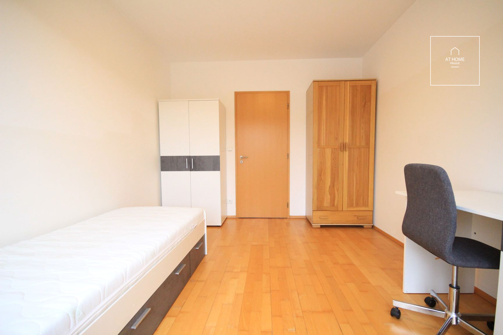 Fully furnished 2 bedroom apartment, Naardenská, Liboc