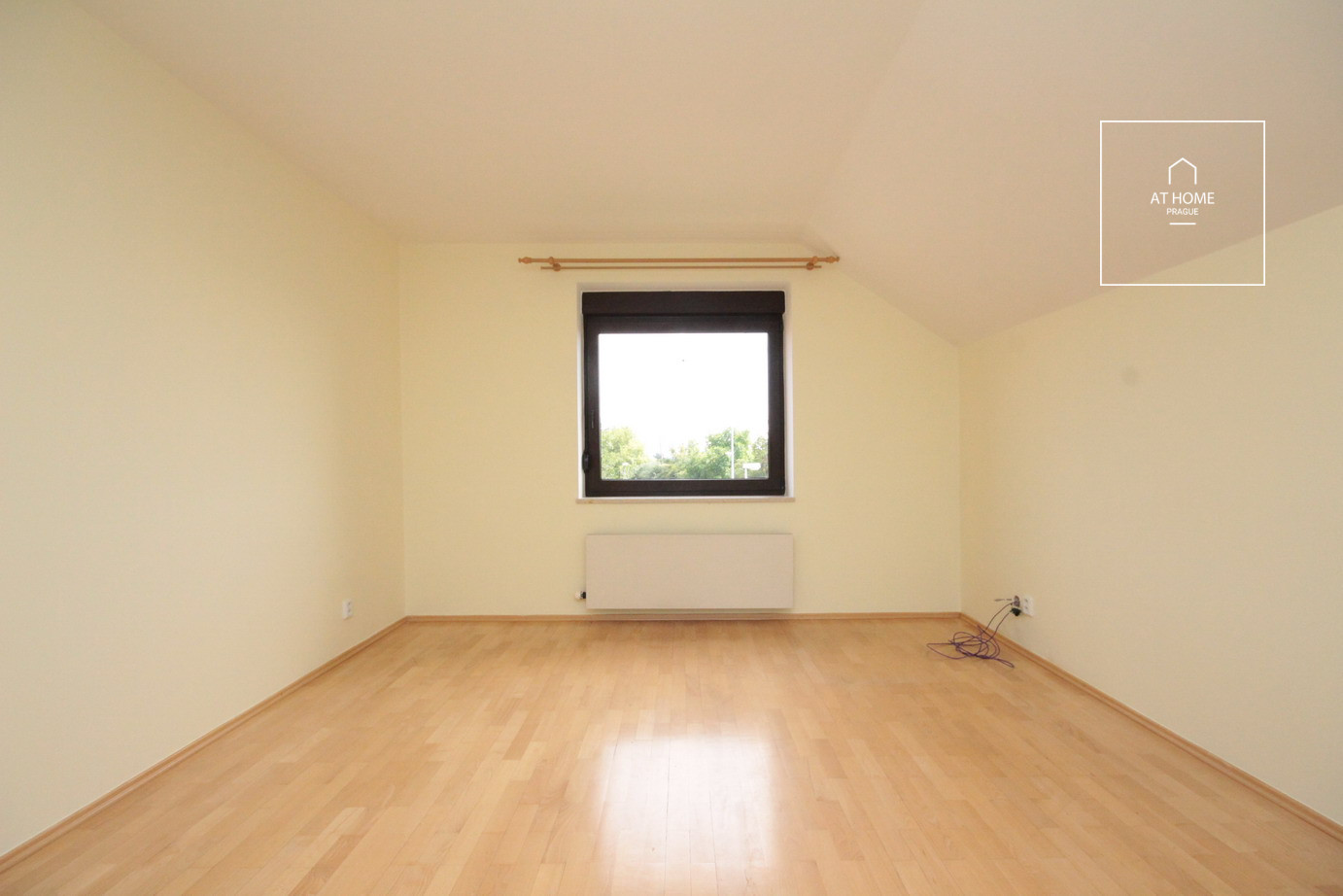 Prostorný, luxusní rodinný dům 7+kk s terasou, Do Oříšků, Horoměřice