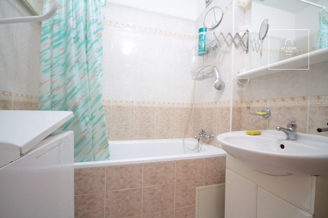 Nice 2-bedroom apartment with balcony, Záběhlice, Praha 4