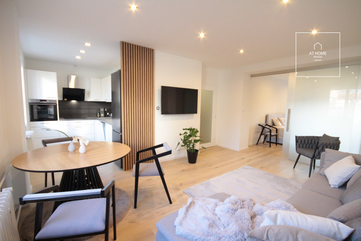 Charming new and furnished one-bedroom apartment, Dejvice