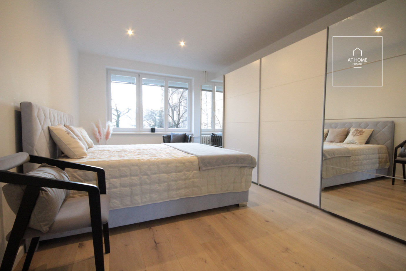 Charming new and furnished one-bedroom apartment, Dejvice