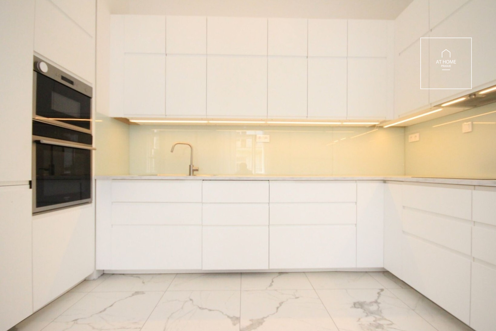 Na Švihance, Vinohrady, 3-bedroom apartment