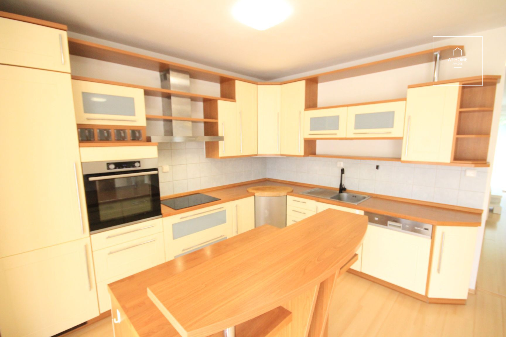 Nice 4-bedroom detached house, Pod Valem II., Průhonice