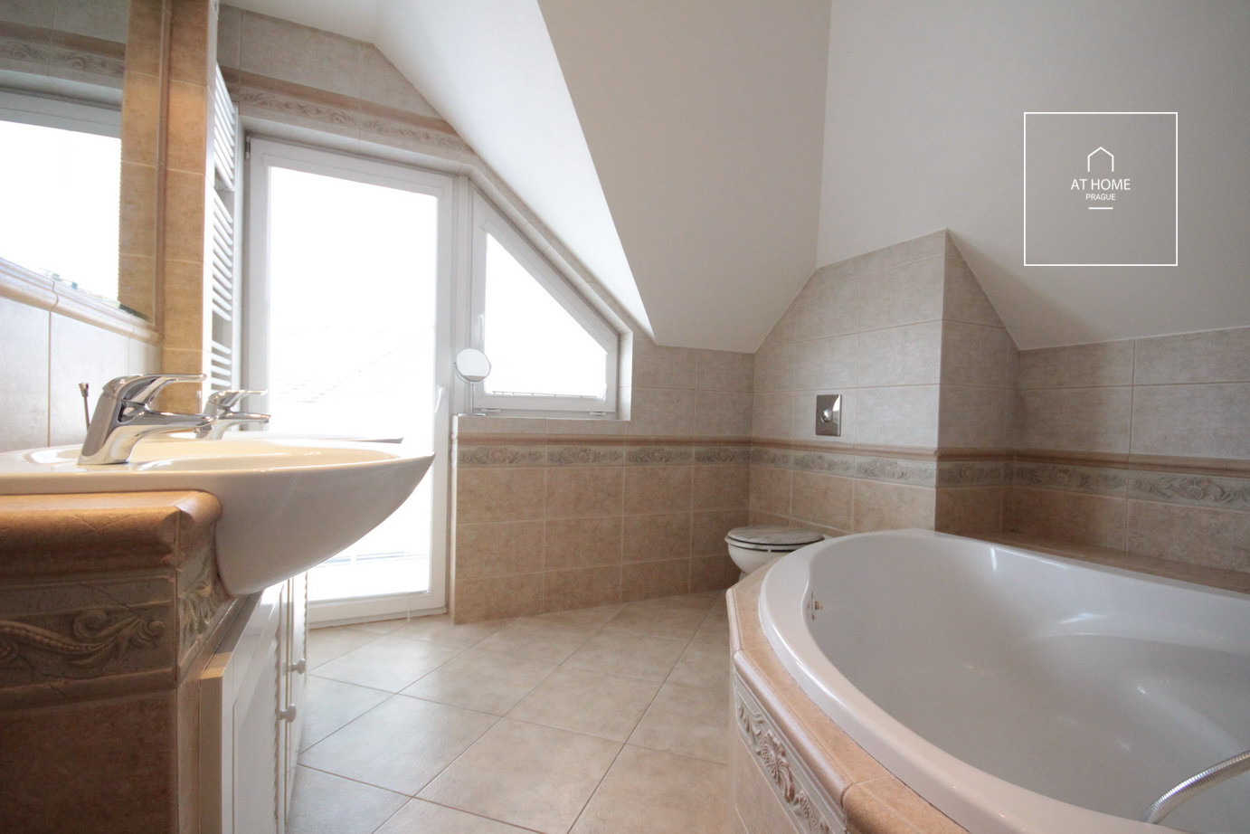 Nice 4-bedroom detached house, Pod Valem II., Průhonice