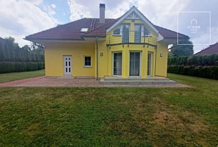 Nice 4-bedroom detached house, Pod Valem II., Průhonice