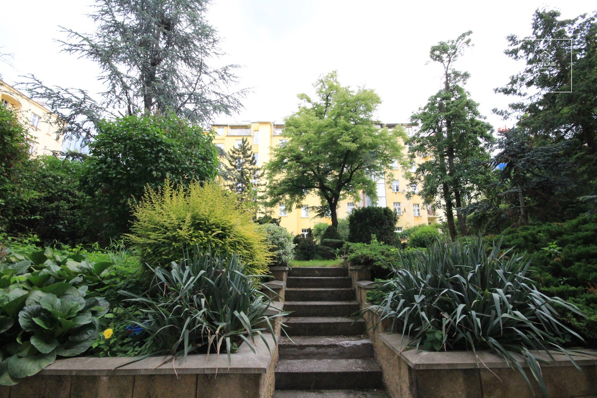 Fully furnished studio with terrace, Chopinova, Vinohrady