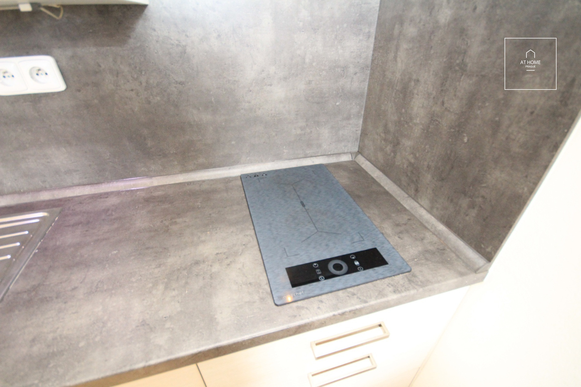 Fully furnished studio with terrace, Chopinova, Vinohrady